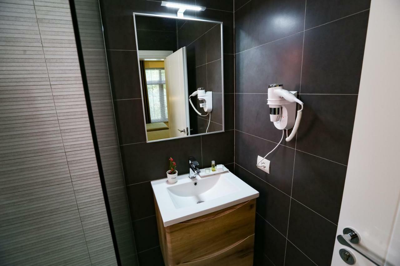Home Hotel Tirana Extérieur photo