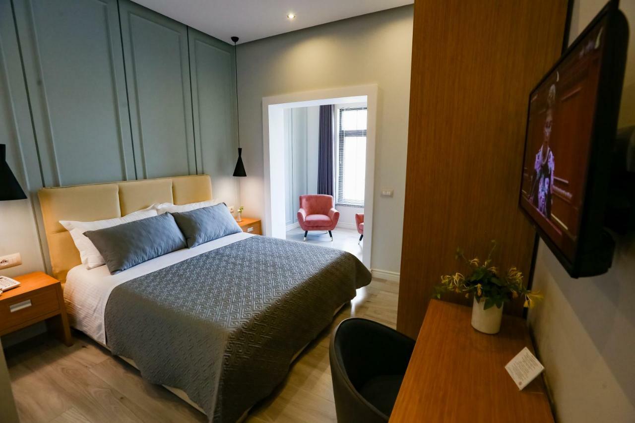 Home Hotel Tirana Extérieur photo